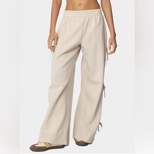 EDIKTED Claudette Baggy Ribbon Sweatpants